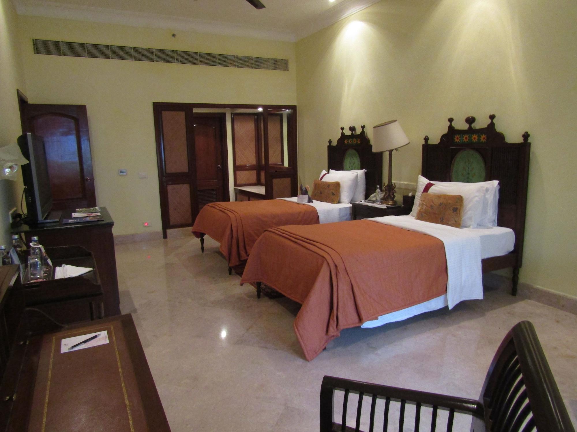 The Lalit Golf & Spa Resort Goa Canacona Exterior foto